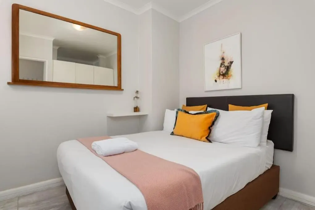 Cozy Apartment In The Heart Of Cape Town contacts